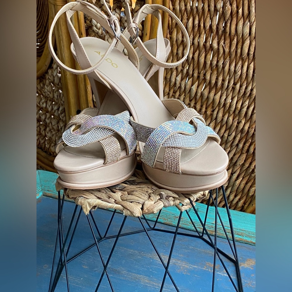 Aldo Elegant Beige and Gold Rhinestone Women's Heels Sandals Great Condition - Picture 1 of 15